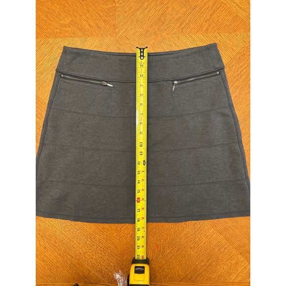 Athleta Strata A-Line Gray Casual Mini Skirt Size Large - Picture 4 of 6